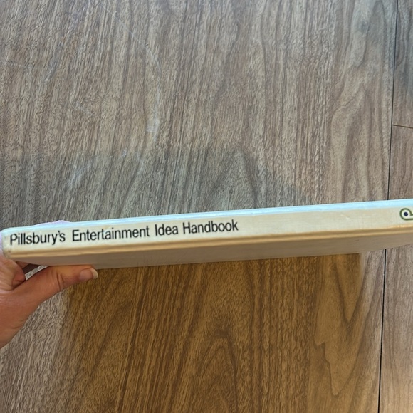 Vintage 1970 Pillsbury’s Entertainment Idea Handbook: Menus Recipes Party Ideas - Picture 3 of 12